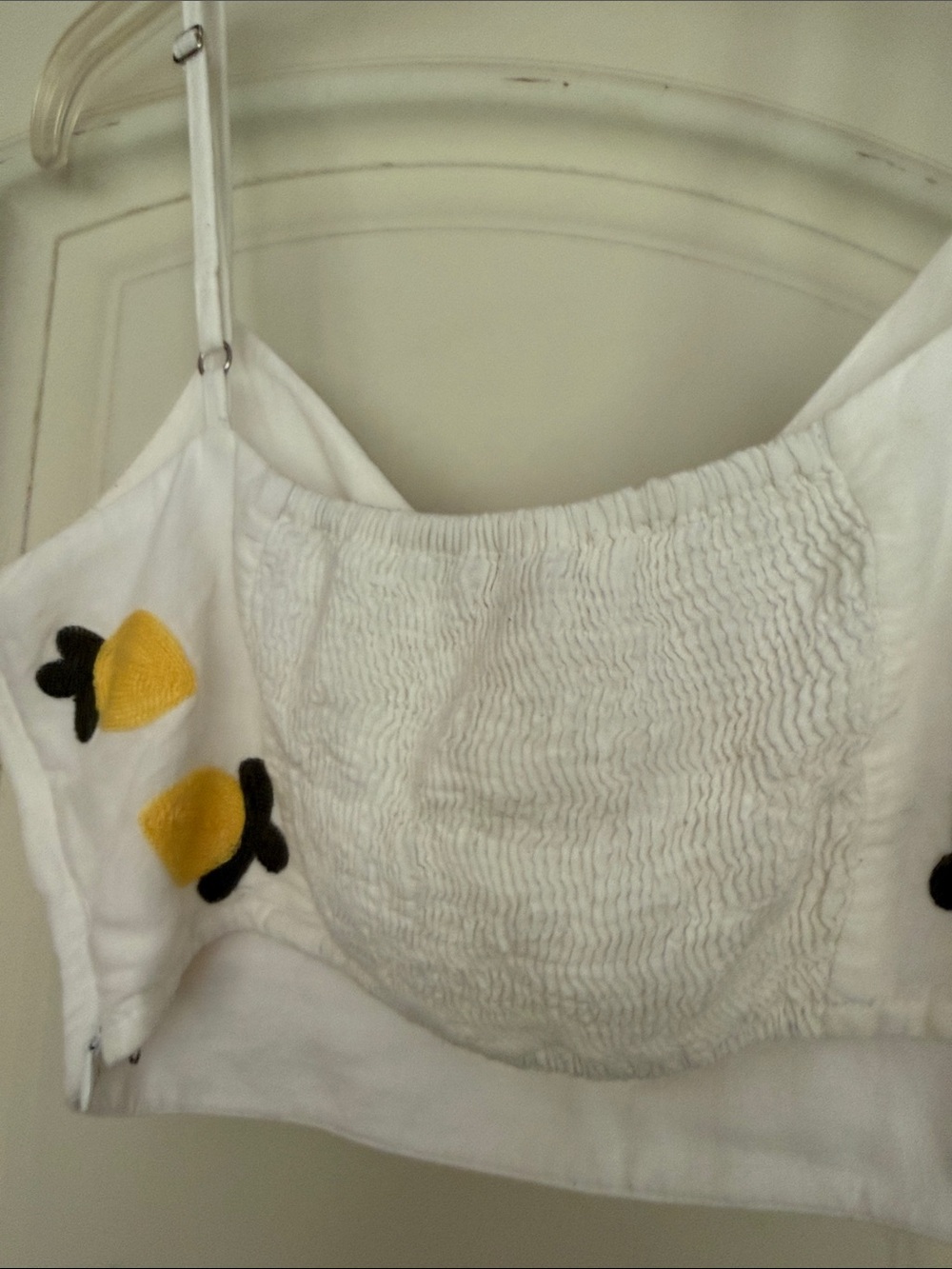 Red Carter White Cropped Tank Top with Yellow Lemon Embroidery - Picture 3 of 7